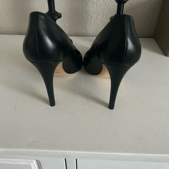 NWT Saks Fifth Ave Erika Leather Pumps - Picture 5 of 6